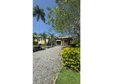 Casa campestre via la tebaida/ conjunto exclusivo del Quindio