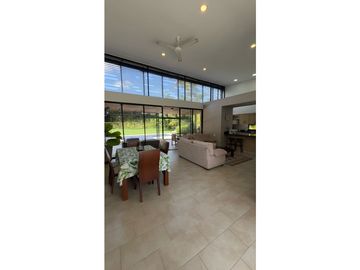 Casa campestre via la tebaida/ conjunto exclusivo del Quindio