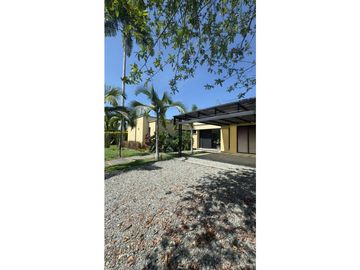 Casa campestre via la tebaida/ conjunto exclusivo del Quindio