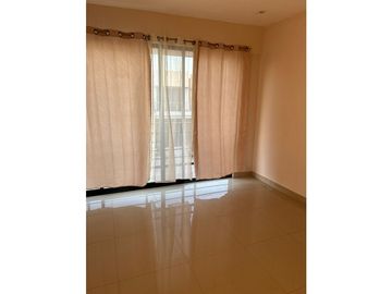 VENTA CASA EN ARDENNES MUY CERCA DEL AEROPUERTO COL PRIVADA