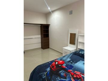 VENTA CASA EN ARDENNES MUY CERCA DEL AEROPUERTO COL PRIVADA