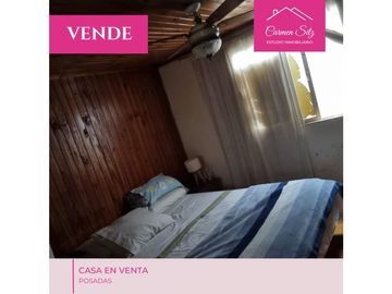 Terreno con casa a reciclar sobre Avenida  en Esquina