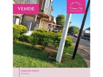 Terreno con casa a reciclar sobre Avenida  en Esquina