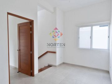LINDA CASA CON ALBERCA EN VENTA EN LAGOS DEL SOL, CANCUN, Q.