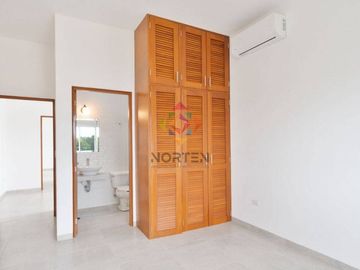 LINDA CASA CON ALBERCA EN VENTA EN LAGOS DEL SOL, CANCUN, Q.