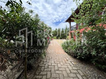 Casa en Venta en Amplia Casa de 333 m2 en Terreno de 5.400 m2