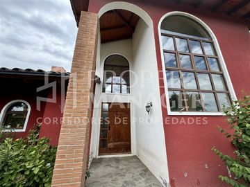 Casa en Venta en Amplia Casa de 333 m2 en Terreno de 5.400 m2