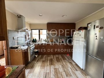 Casa en Venta en Amplia Casa de 333 m2 en Terreno de 5.400 m2