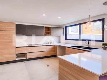 Casa de 4 dormitorios en venta tumbaco