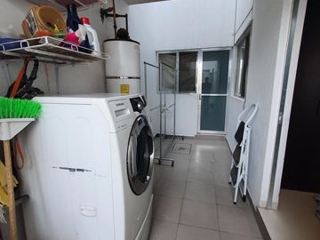 Vendo Casa en Centro Sur, Claustros de las Misiones, Roof Garden, 3 Niveles