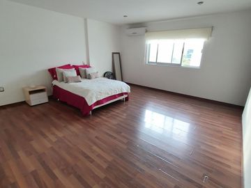 Vendo Casa en Centro Sur, Claustros de las Misiones, Roof Garden, 3 Niveles