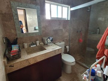 Vendo Casa en Centro Sur, Claustros de las Misiones, Roof Garden, 3 Niveles