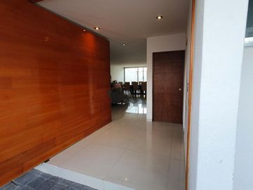 Vendo Casa en Centro Sur, Claustros de las Misiones, Roof Garden, 3 Niveles