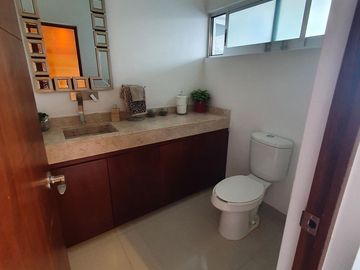 Vendo Casa en Centro Sur, Claustros de las Misiones, Roof Garden, 3 Niveles