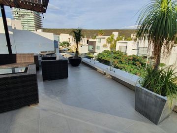 Vendo Casa en Centro Sur, Claustros de las Misiones, Roof Garden, 3 Niveles
