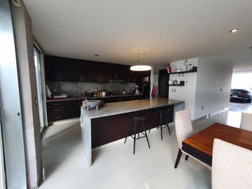Vendo Casa en Centro Sur, Claustros de las Misiones, Roof Garden, 3 Niveles