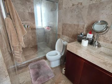 Vendo Casa en Centro Sur, Claustros de las Misiones, Roof Garden, 3 Niveles