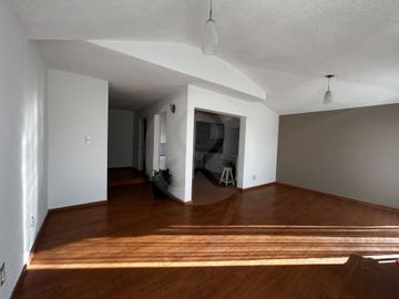 Casa en venta en Jardines de Satélite