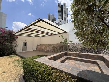 Milenio III Casa en venta con vista panorámica y gran jardín SUPER PRECIO!!