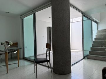 Milenio III Casa en venta con vista panorámica y gran jardín SUPER PRECIO!!