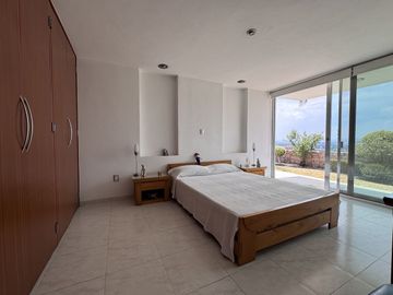 Milenio III Casa en venta con vista panorámica y gran jardín SUPER PRECIO!!