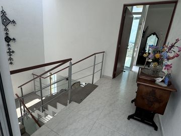 Milenio III Casa en venta con vista panorámica y gran jardín SUPER PRECIO!!