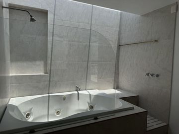 Milenio III Casa en venta con vista panorámica y gran jardín SUPER PRECIO!!