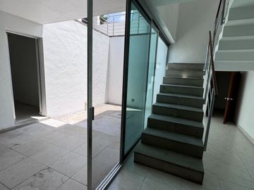 Milenio III Casa en venta con vista panorámica y gran jardín SUPER PRECIO!!
