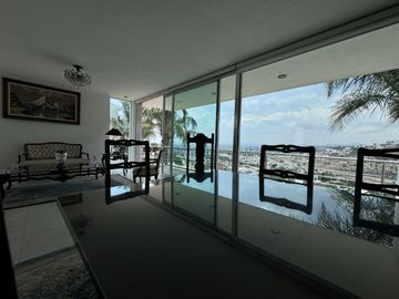 Milenio III Casa en venta con vista panorámica y gran jardín SUPER PRECIO!!