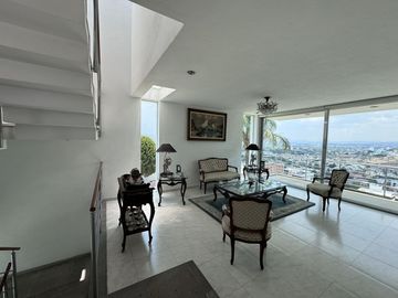 Milenio III Casa en venta con vista panorámica y gran jardín SUPER PRECIO!!