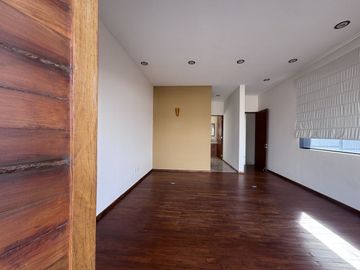 Preciosa casa en venta en Los Cipreses Corregidora