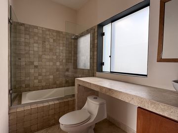 Preciosa casa en venta en Los Cipreses Corregidora