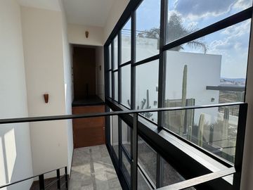 Preciosa casa en venta en Los Cipreses Corregidora