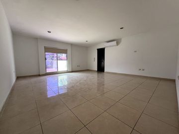 Casa en venta y renta en Las Quintas