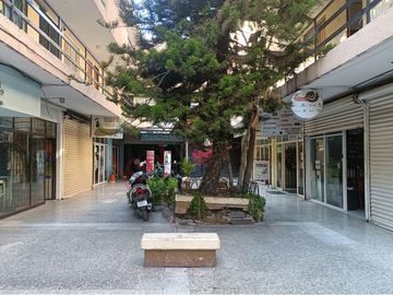 Local Comercial en 2do Nivel en Plaza Las Maria Luisas, Av. Revolución.