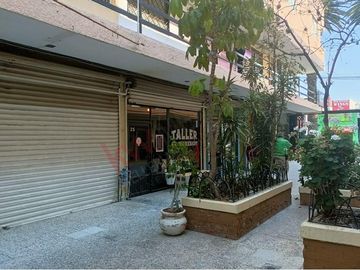 Local Comercial en 2do Nivel en Plaza Las Maria Luisas, Av. Revolución.
