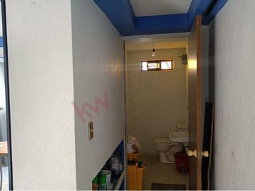 Local Comercial en 2do Nivel en Plaza Las Maria Luisas, Av. Revolución.