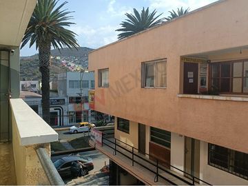 Local Comercial en 2do Nivel en Plaza Las Maria Luisas, Av. Revolución.