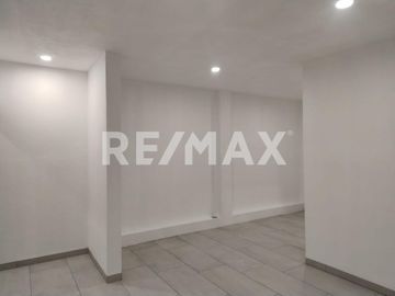Casa de 3 pisos de 400m2 de construcción en Venta, casa NUEVA de 4 habitaciones con baños completos y salón de juegos Valle Juriquilla - (3)