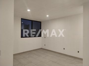 Casa de 3 pisos de 400m2 de construcción en Venta, casa NUEVA de 4 habitaciones con baños completos y salón de juegos Valle Juriquilla - (3)