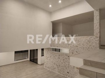 Casa de 3 pisos de 400m2 de construcción en Venta, casa NUEVA de 4 habitaciones con baños completos y salón de juegos Valle Juriquilla - (3)