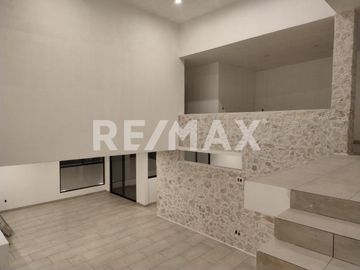 Casa de 3 pisos de 400m2 de construcción en Venta, casa NUEVA de 4 habitaciones con baños completos y salón de juegos Valle Juriquilla - (3)