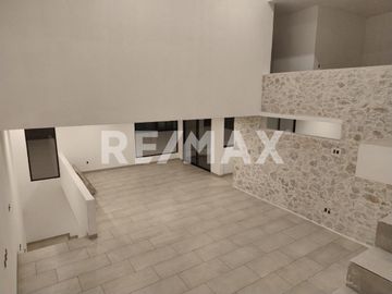Casa de 3 pisos de 400m2 de construcción en Venta, casa NUEVA de 4 habitaciones con baños completos y salón de juegos Valle Juriquilla - (3)