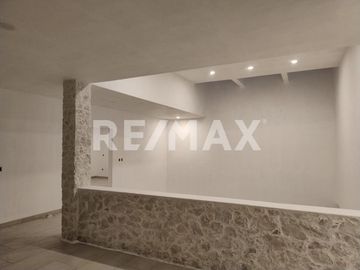 Casa de 3 pisos de 400m2 de construcción en Venta, casa NUEVA de 4 habitaciones con baños completos y salón de juegos Valle Juriquilla - (3)
