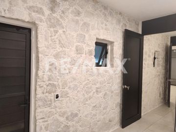 Casa de 3 pisos de 400m2 de construcción en Venta, casa NUEVA de 4 habitaciones con baños completos y salón de juegos Valle Juriquilla - (3)