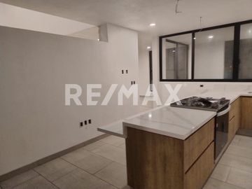 Casa de 3 pisos de 400m2 de construcción en Venta, casa NUEVA de 4 habitaciones con baños completos y salón de juegos Valle Juriquilla - (3)