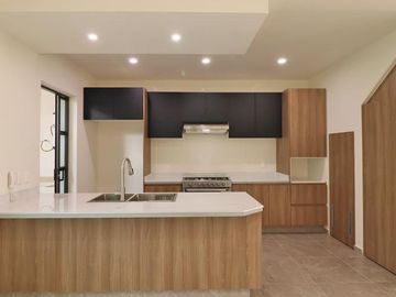 CASA NUEVA EN VENTA EN MORELIA, CAÑADAS DEL BOSQUE