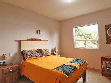 CASA EN VENTA, ZONA TZINTZUNTZAN