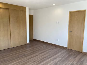 Casa en renta - LOMAS 4° SECCION, San Luis Potosí