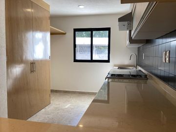 Casa en renta - LOMAS 4° SECCION, San Luis Potosí